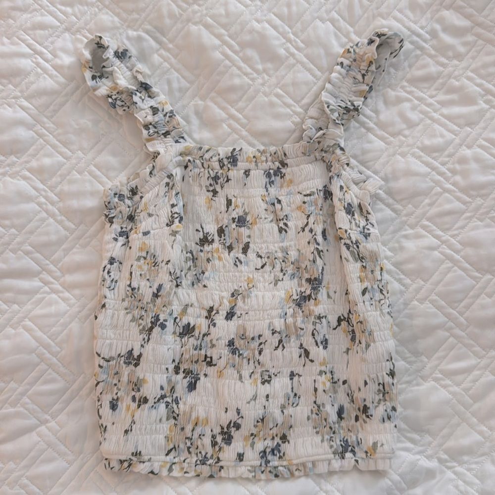 White floral Abercrombie and fitch tank top with stretch - size S lightly worn